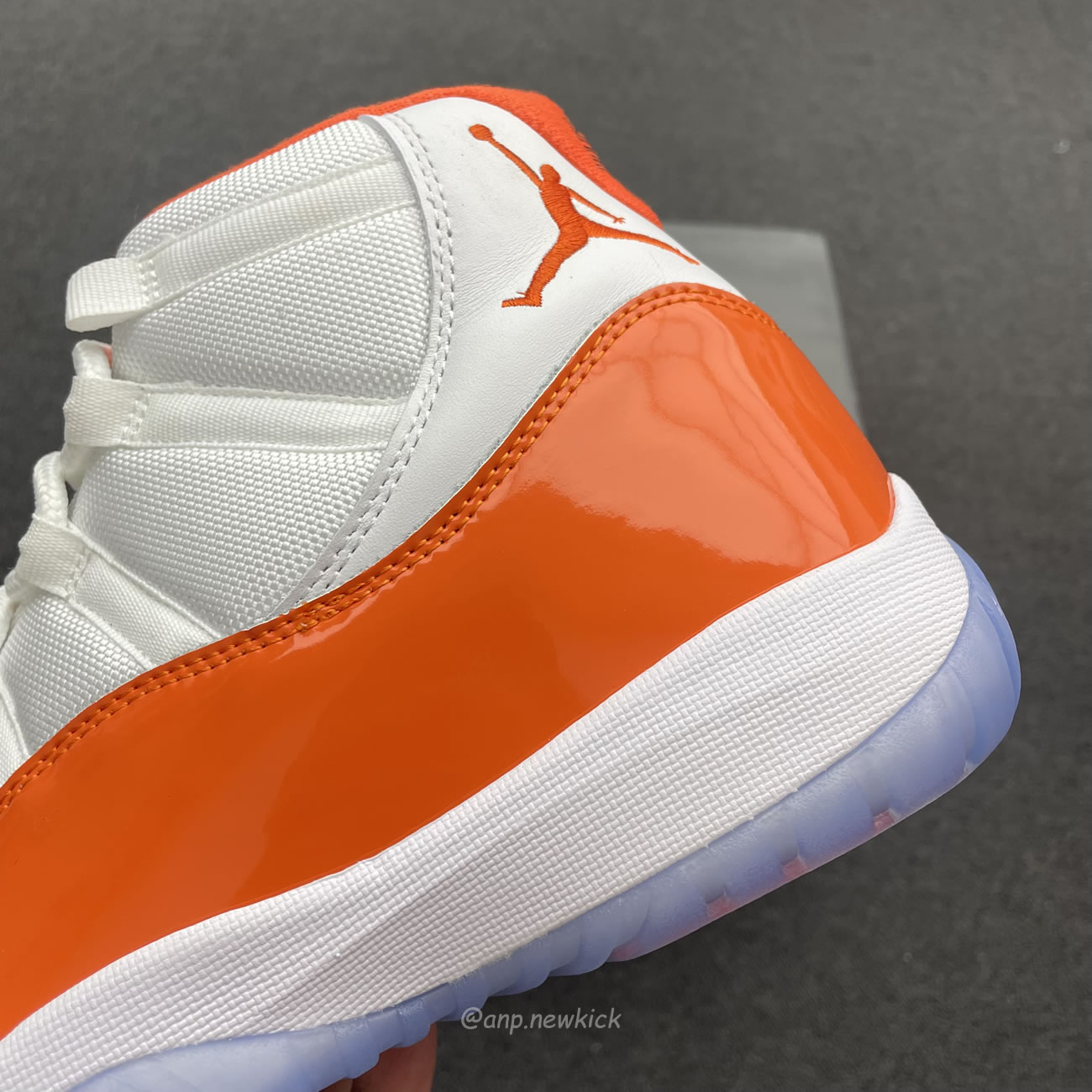 Air Jordan 11 Florida Gators White Orange (6) - newkick.app